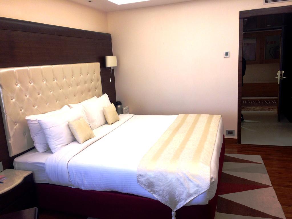 Hotel K C Residency, Jammu Extérieur photo